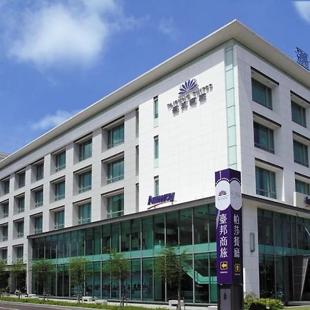 Taipung Suites Тайнань Екстер'єр фото