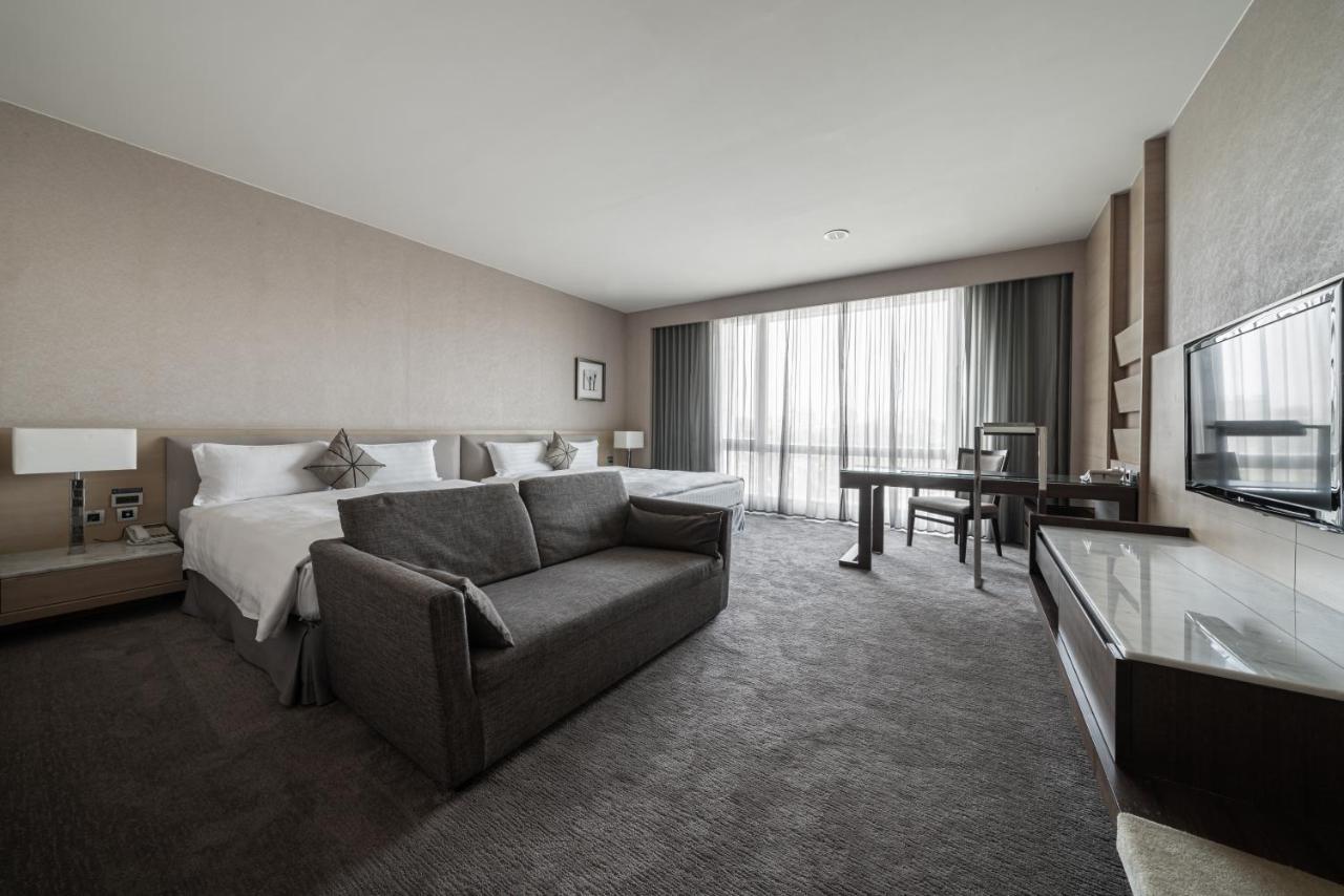 Taipung Suites Тайнань Екстер'єр фото