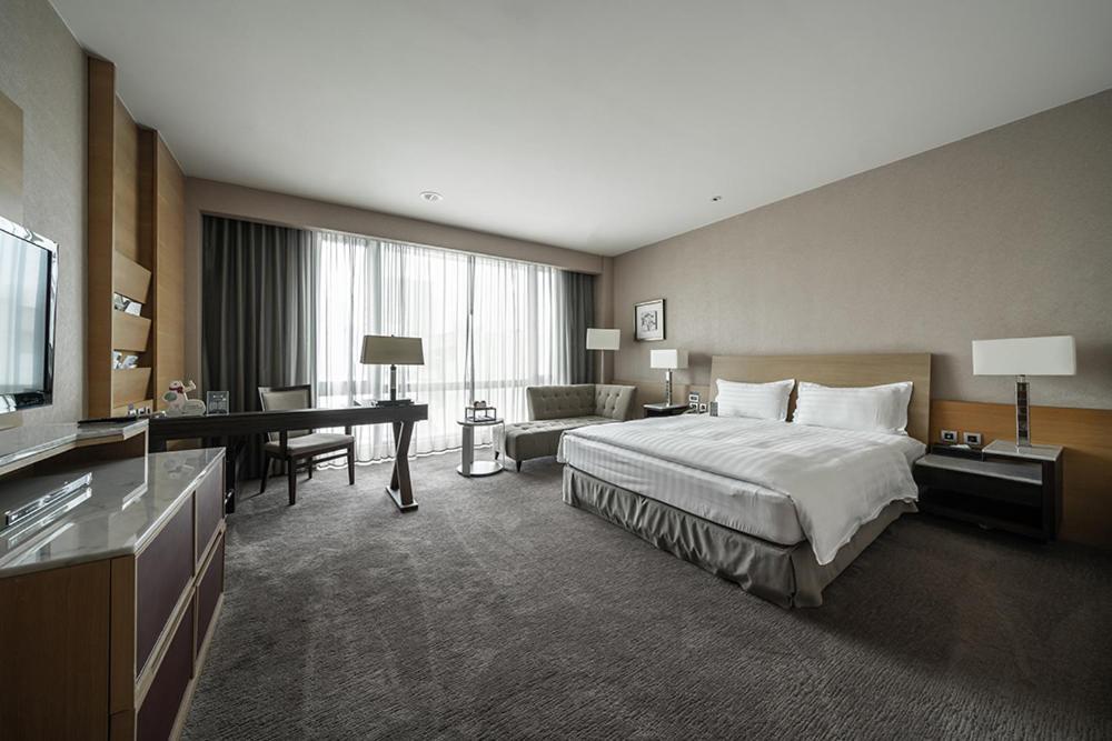 Taipung Suites Тайнань Екстер'єр фото