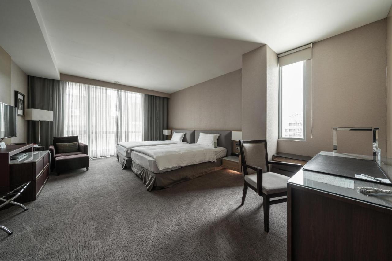 Taipung Suites Тайнань Екстер'єр фото