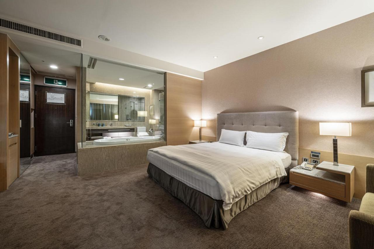 Taipung Suites Тайнань Екстер'єр фото