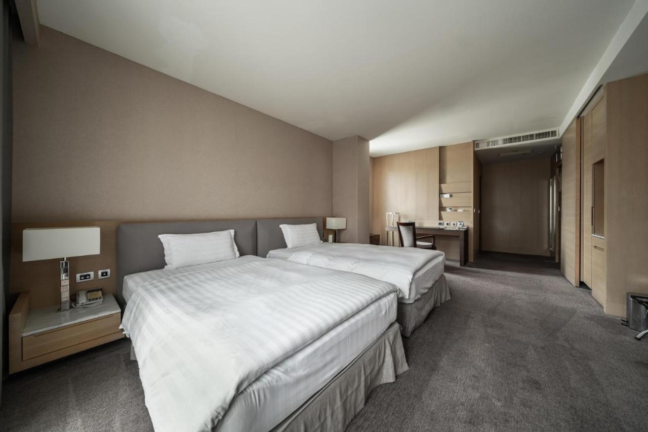 Taipung Suites Тайнань Екстер'єр фото