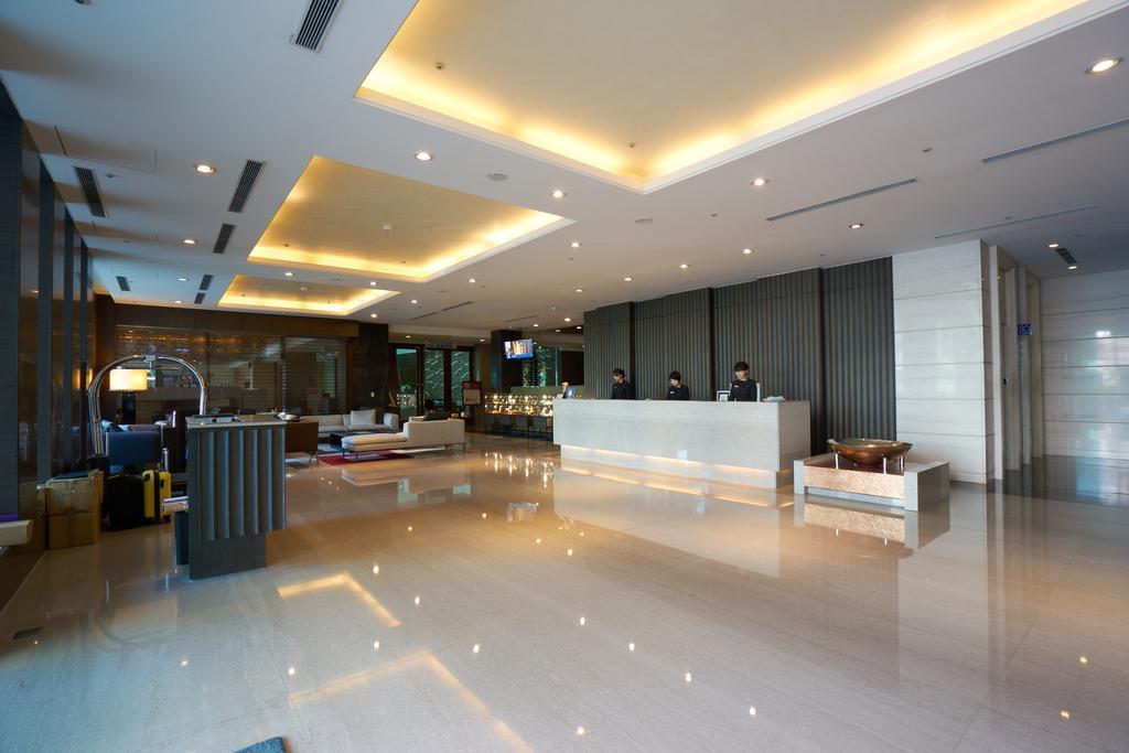 Taipung Suites Тайнань Екстер'єр фото